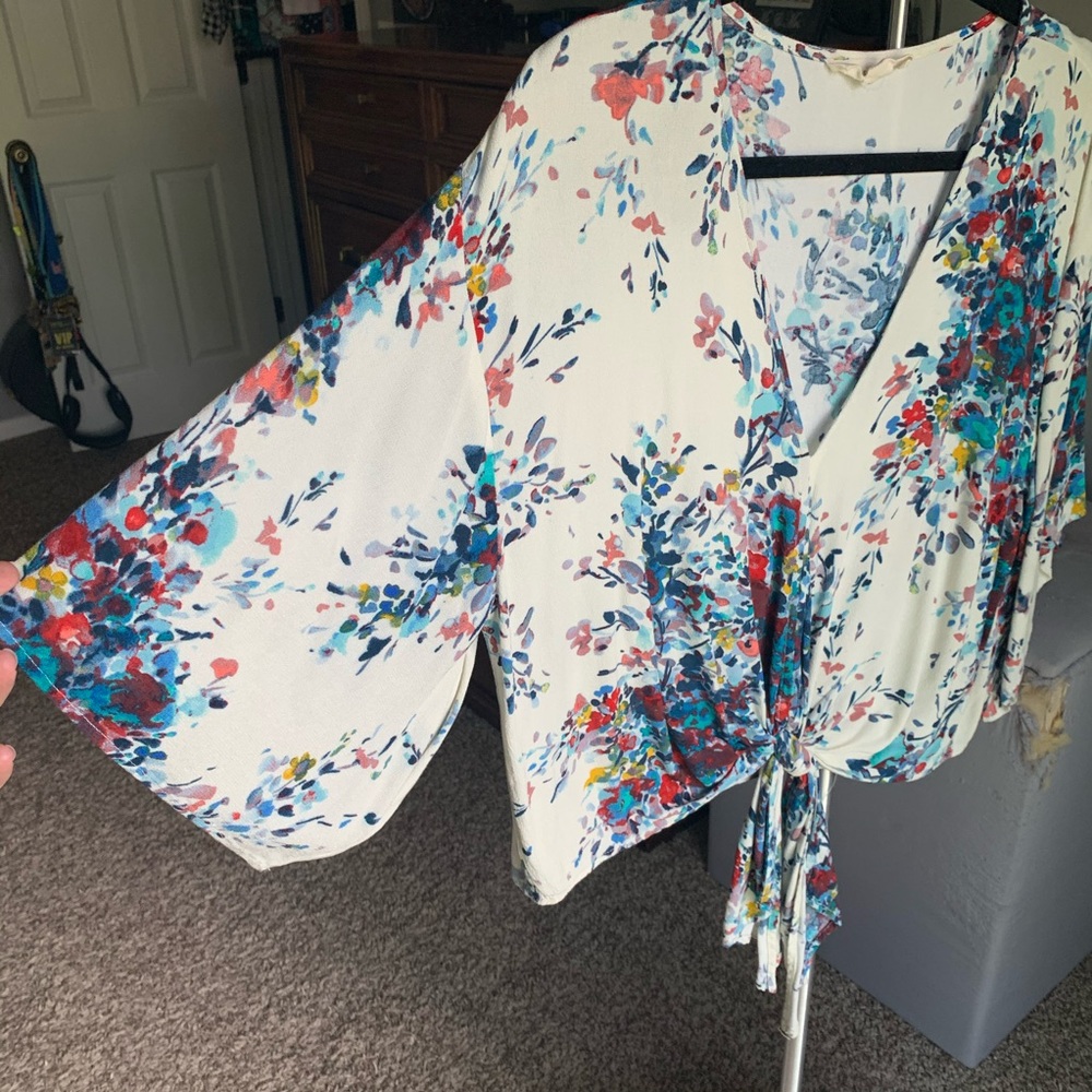 Red white and blue kimono style tie front top - Picture 2 of 3